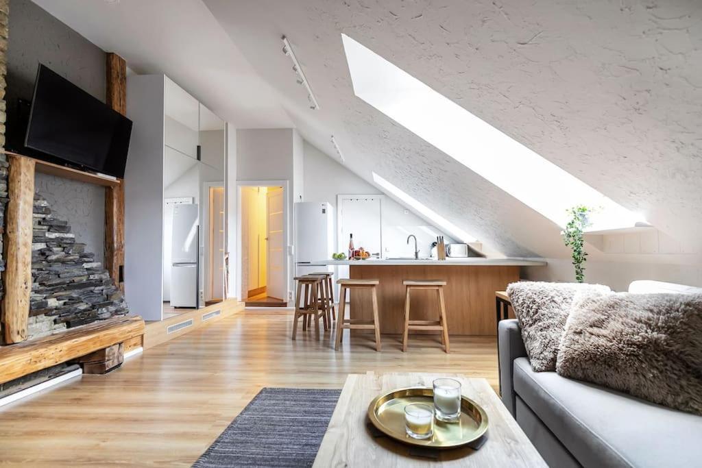 Luxury Apartment In Gediminas Avenue With Terrace VNO Exterior photo